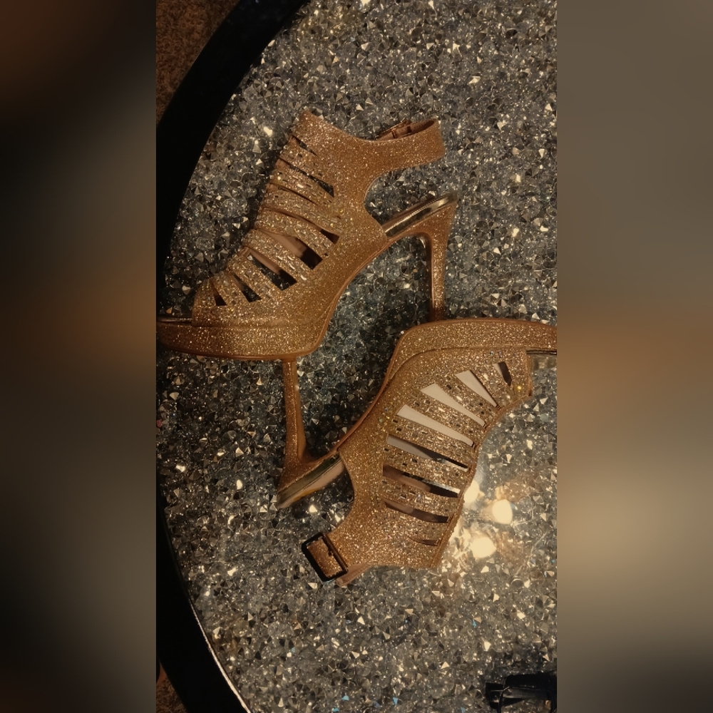 Delicacy Glittering Gold Strappy Heels
